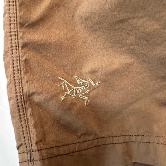Arc'teryx Size 36 Men's Palisade Shorts Light Brown Trim Fit 10.5” Inseam - Picture 2 of 10